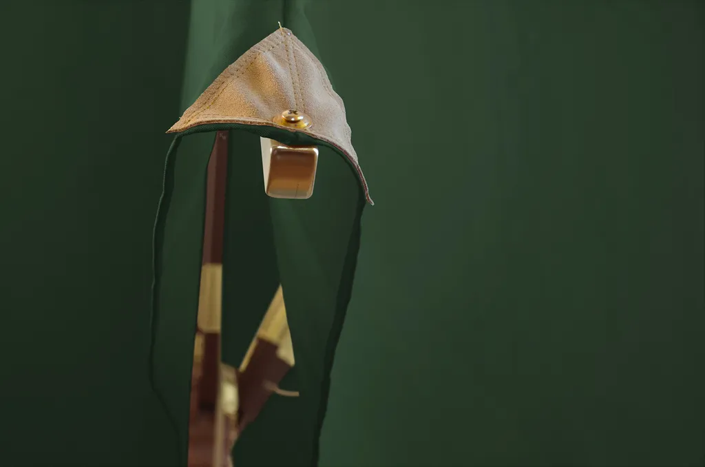 Sonnenschirm Runder Balkonschirm Grün 300 Cm Als Hochwertiger Schattenspender Gartenschirm Aus Holz Mit Windauslass & UPF 50+ 3 Sonnenschirm Runder Balkonschirm Grün 300 Cm Als Hochwertiger Schattenspender Gartenschirm Aus Holz Mit Windauslass & UPF 50+ – Bild 3