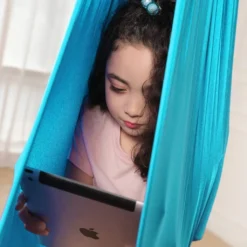 Kinder Schwingen Hängematte, Indoor Schaukel Elastisch Cuddle Hammock Sensory Swing Ideal Für ADHS, Asperger Und Sensorische Integration Sowie Autismustherapie(Hellblau,150 X 280CM) -Stil Beet Verkaufsgeschäft 3a06579c637b0cc92f989eae01557f4c